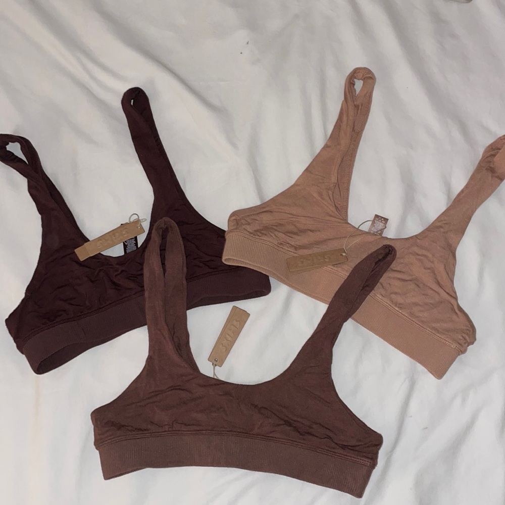 BRAND NEW SKIMS BRAS